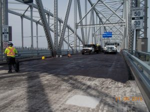 Application de la couche d’apprêt imperméabilisante